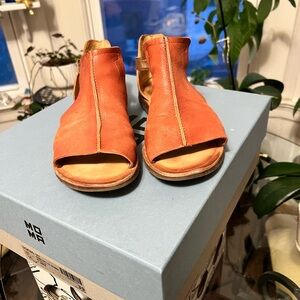 Miz Mooz Women's cognac Leather Sandals